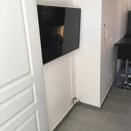 M Juin App C * Nimes