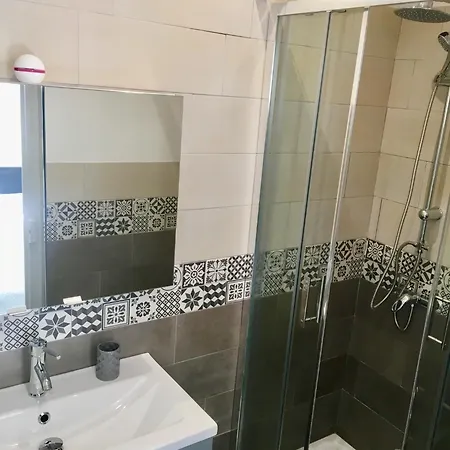 M Juin App C Apartment Nimes