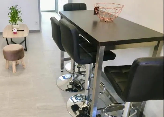 Apartment M Juin App C Nimes