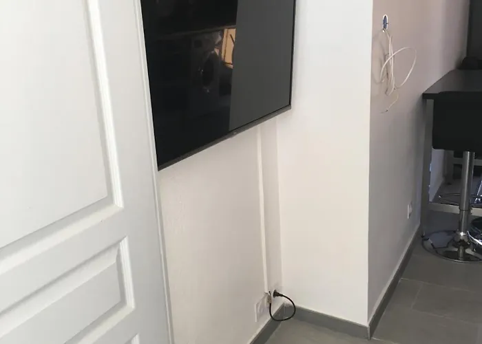 M Juin App C * Nimes